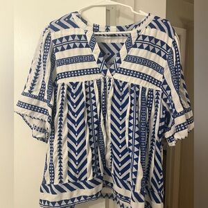 Blue and white, Old Navy short sleeve textured vneck top